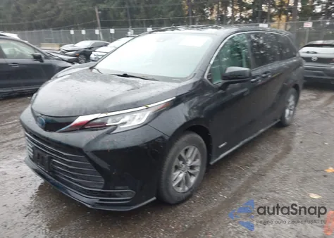 2021 Toyota Sienna Le from USA, damaged, VIN 5TDKSKFC5MS021333